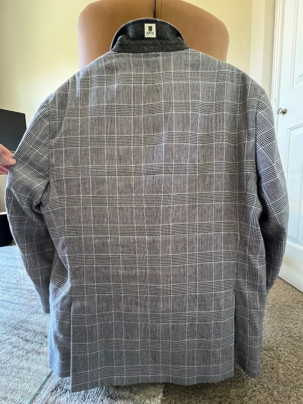 Jos A Banks Glen Plaid Sport Coat